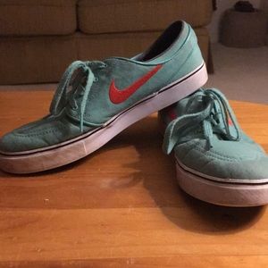 Nike Janoskis